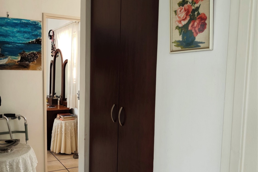 2 Bedroom Property for Sale in Moorreesburg Western Cape